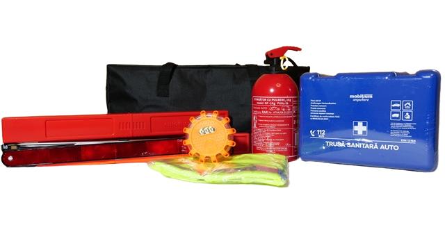 Kit de siguranță auto complet AD AutoTotal, include pachet legislativ, stingător P1 GP de 1 kg, trusă medicală, triunghiuri reflectorizante, vestă și lampă de semnalizare